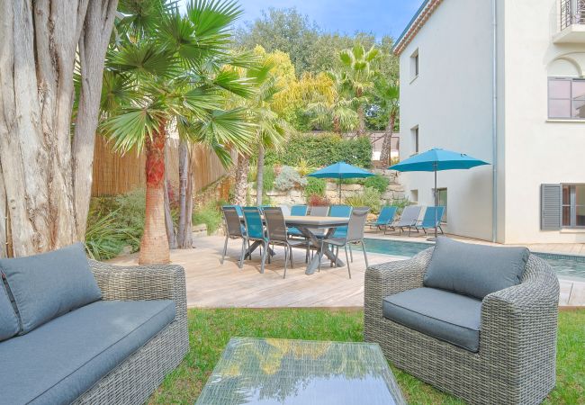 Villa à Cannes - Villa Deva - 5 Chambres - Piscine Chauffée Villa à Cannes - Villa Deva - 5 Chambres - Piscine Chauffée