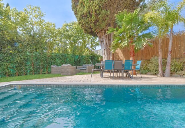 Villa à Cannes - Villa Deva - 5 Chambres - Piscine Chauffée Villa à Cannes - Villa Deva - 5 Chambres - Piscine Chauffée