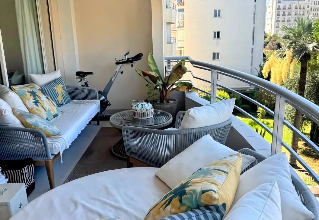 Appartement à Cannes - Le Lions - Cannes Centre - 2 chambres - terrasse