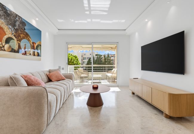Appartement à Cannes - Le Riva - Proche Martinez - 4 pers - Piscine
